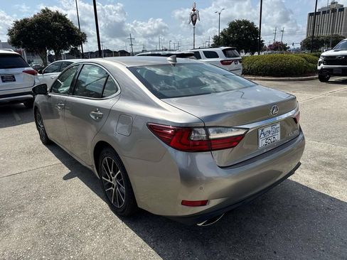 Used 2016 Lexus ES 350 w/ Luxury Package w/Wood Trim FWD image 5