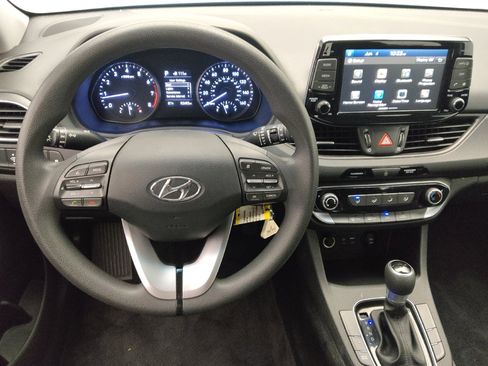 Used 2018 Hyundai Elantra GT FWD image 22