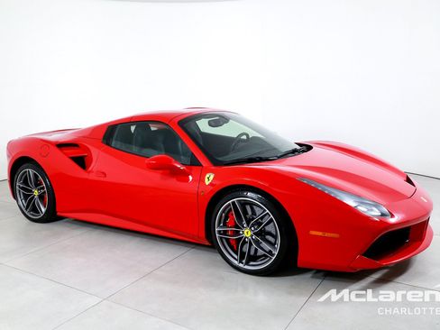 Used 2019 Ferrari 488 Spider RWD image 3