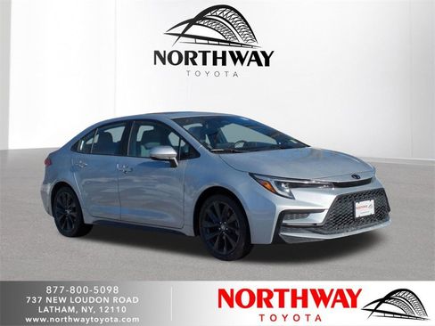 Used 2024 Toyota Corolla SE w/ SE Premium Package image 1