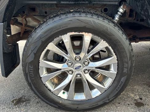 Used 2016 Ford F150 Lariat w/ Equipment Group 502A Luxury AWD/4WD image 16