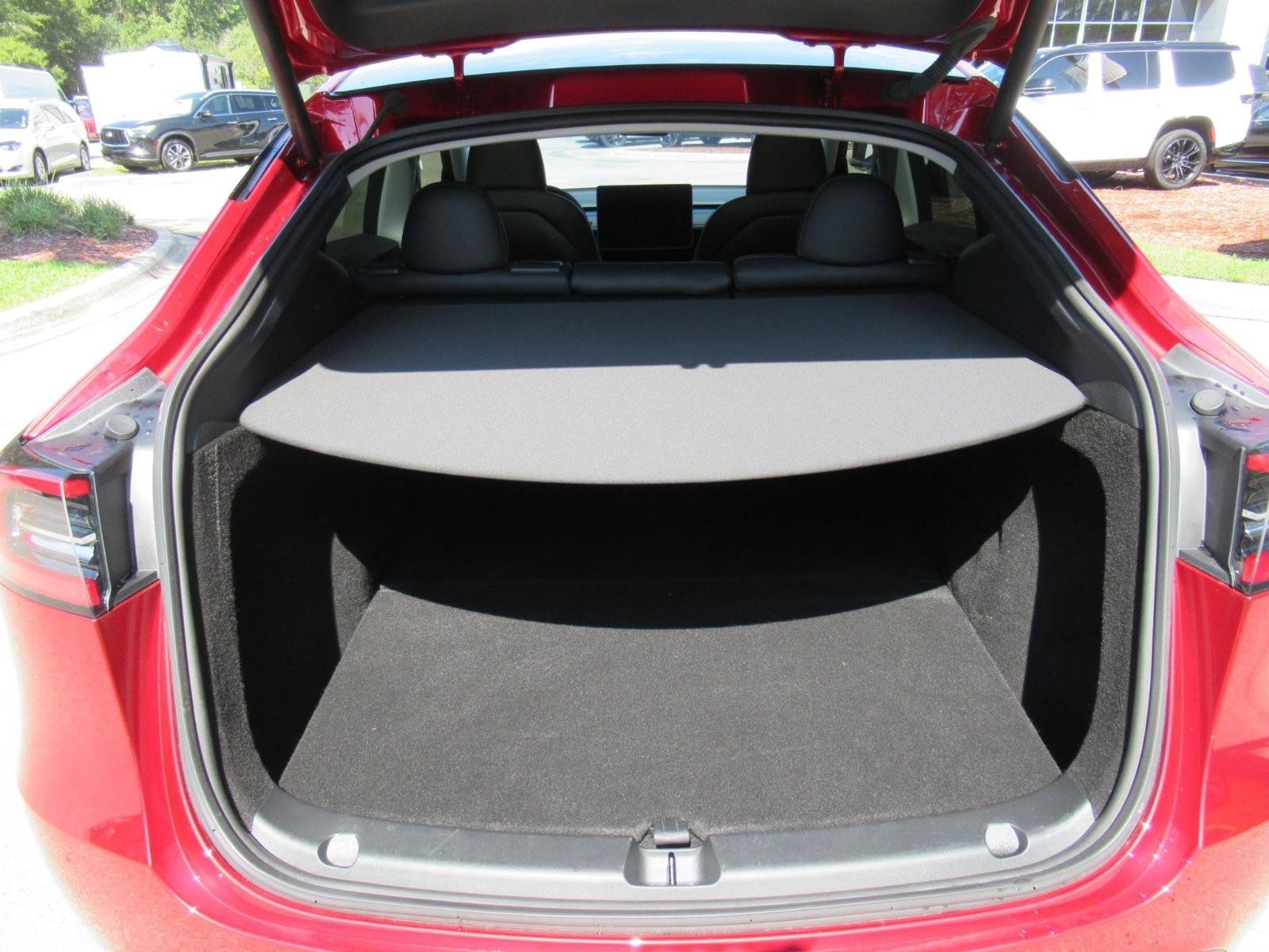 Used 2024 Tesla Model Y Long Range AWD/4WD image 32