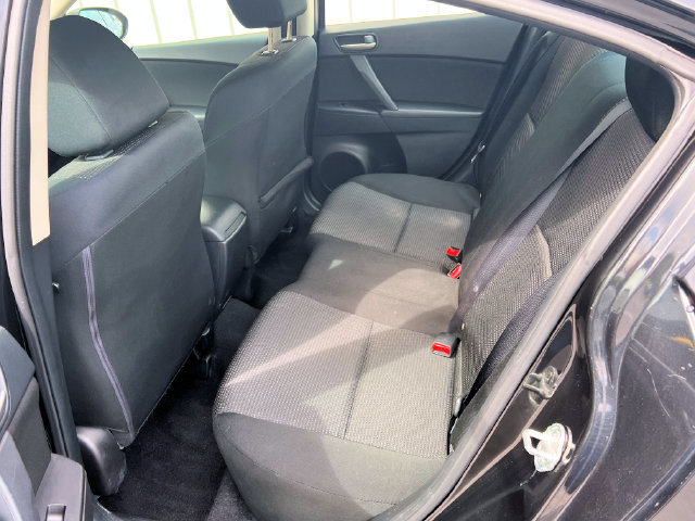 Used 2013 MAZDA MAZDA3 i SV w/ Convenience Pkg FWD image 11