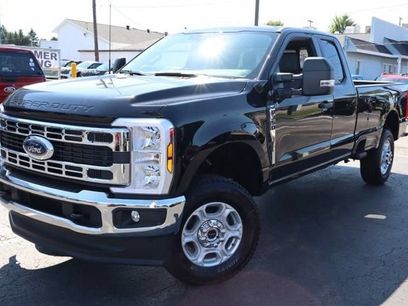 New 2026 Ford F350 XLT w/ FX4 Off-Road Package