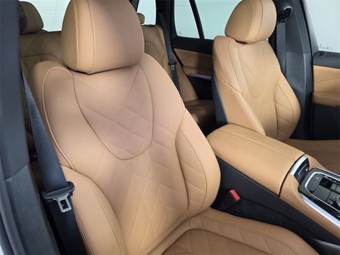 Used 2025 BMW X5 xDrive40i w/ M Sport Package image 30