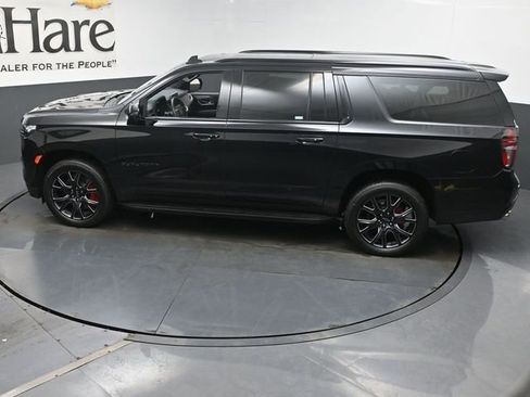 Used 2024 Chevrolet Suburban RST w/ Sport Performance Package AWD/4WD image 44