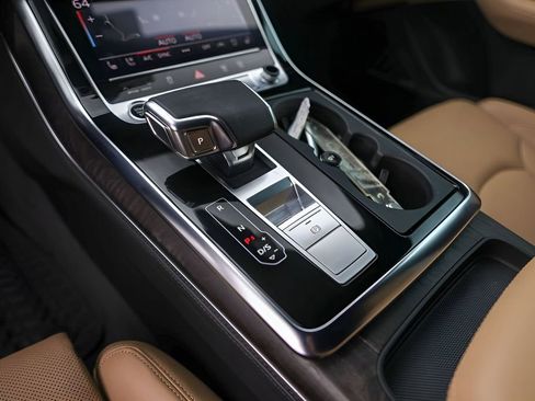 Used 2023 Audi Q8 Prestige image 19