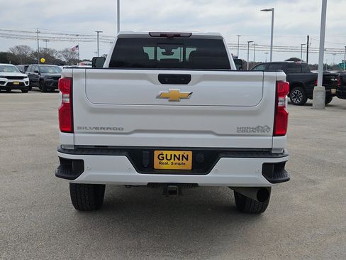 Used 2022 Chevrolet Silverado 3500 High Country w/ Z71 Off-Road Package image 4