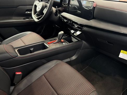 New 2026 Nissan Kicks SR w/ Illumination Package FWD image 15