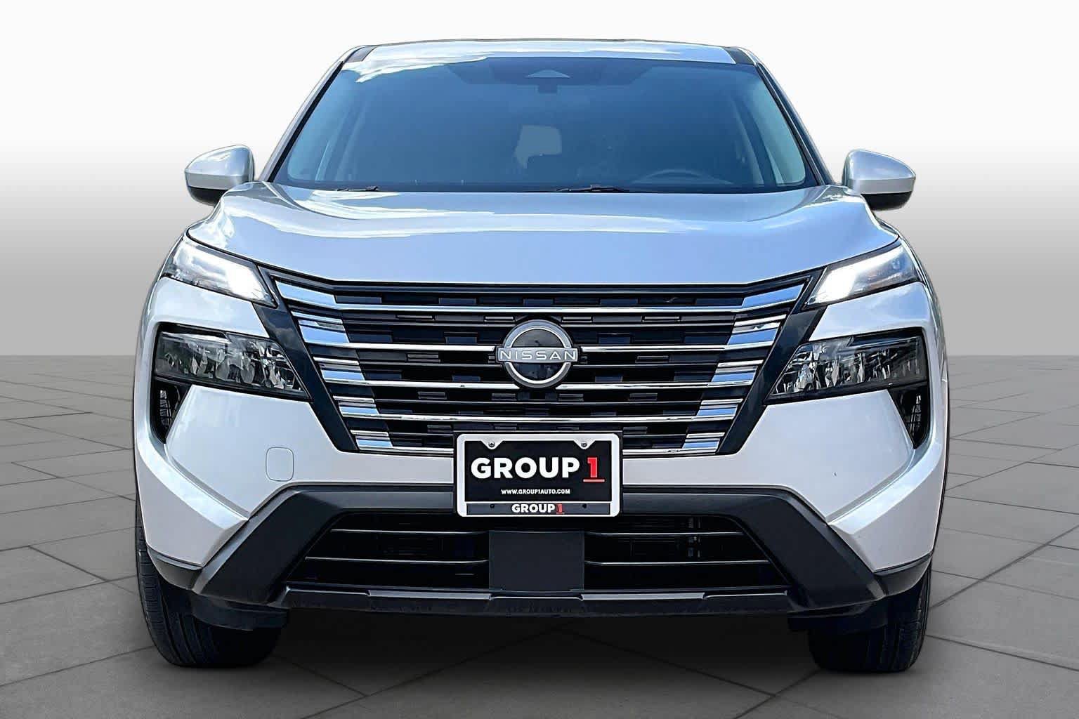 Used 2025 Nissan Rogue SV FWD image 6