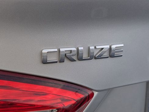 Used 2018 Chevrolet Cruze LT w/ LT Fleet Convenience Package image 6