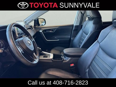 Used 2022 Toyota RAV4 XLE Premium AWD/4WD image 15