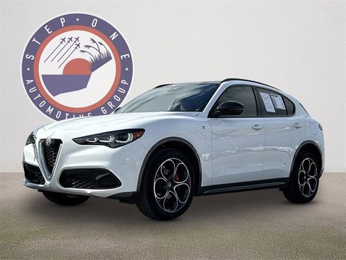 Used 2024 Alfa Romeo Stelvio Ti image 1