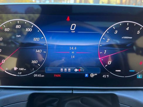 Used 2025 Mercedes-Benz C 300 Sedan image 24