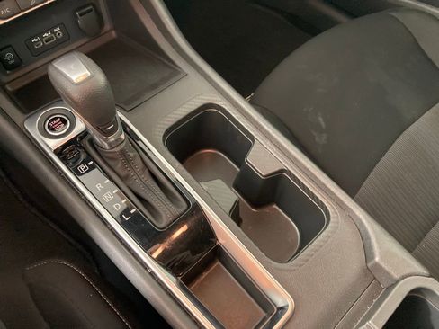 Used 2024 Nissan Sentra SV image 9