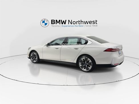 New 2026 BMW 530i xDrive w/ Convenience Package image 12