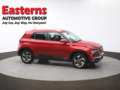 Used 2023 Hyundai Venue Limited FWD image 47