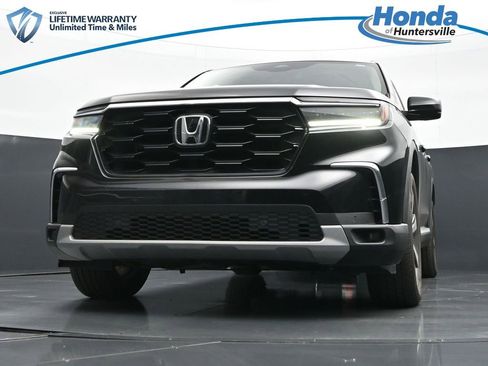 Used 2024 Honda Pilot Touring image 29