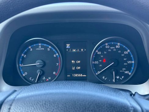 Used 2017 Toyota RAV4 LE image 29