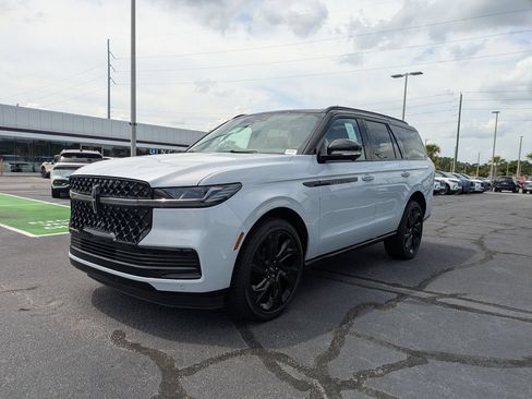 New 2026 Lincoln Navigator Black Label AWD/4WD image 8