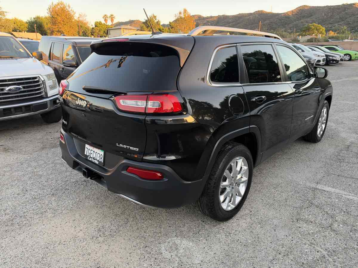 Used 2014 Jeep Cherokee Limited w/ Trailer Tow Group AWD/4WD image 4