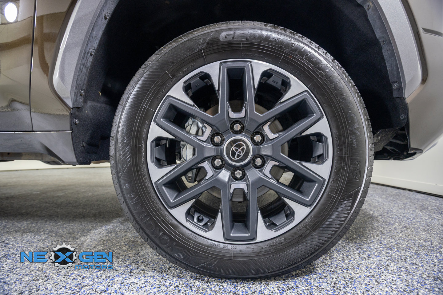 Used 2024 Toyota Tundra Limited AWD/4WD image 47