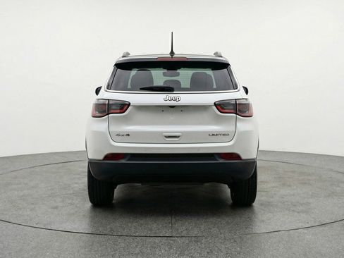 Used 2025 Jeep Compass Limited image 7