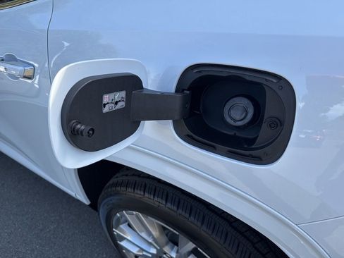 New 2026 GMC Acadia Denali w/ Super Cruise Package image 70