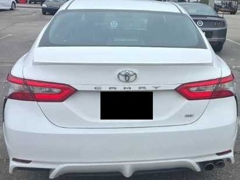 Used 2018 Toyota Camry SE w/ Moonroof Package image 5