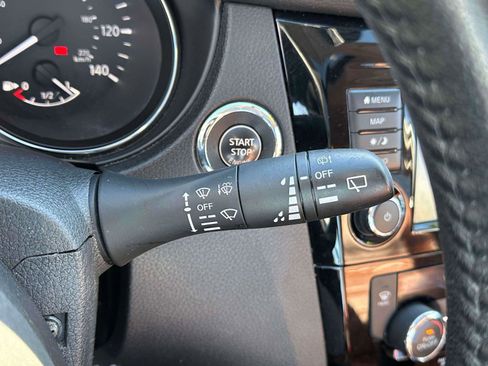 Used 2019 Nissan Rogue SL w/ Premium Package image 24