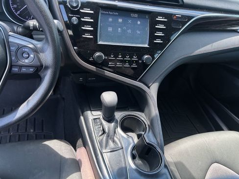 Used 2018 Toyota Camry LE FWD image 29