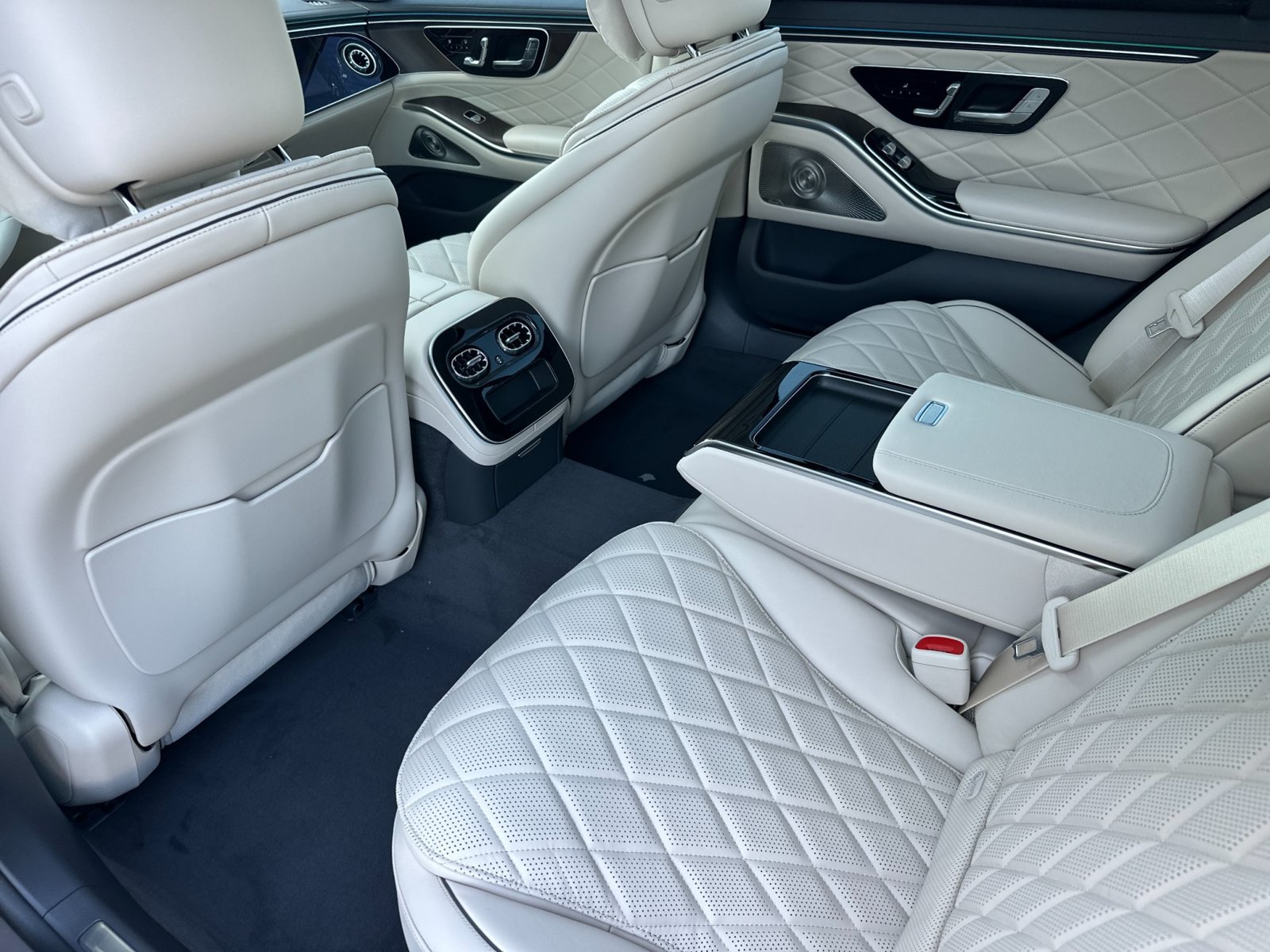 New 2027 Mercedes-Benz S 580 4MATIC Sedan image 12