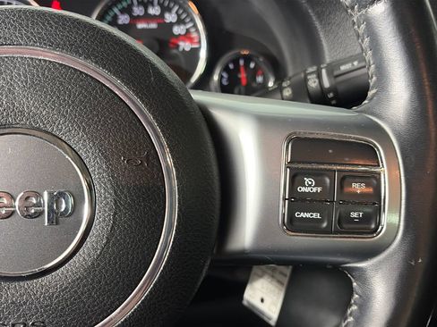 Used 2015 Jeep Wrangler Unlimited Rubicon AWD/4WD image 18