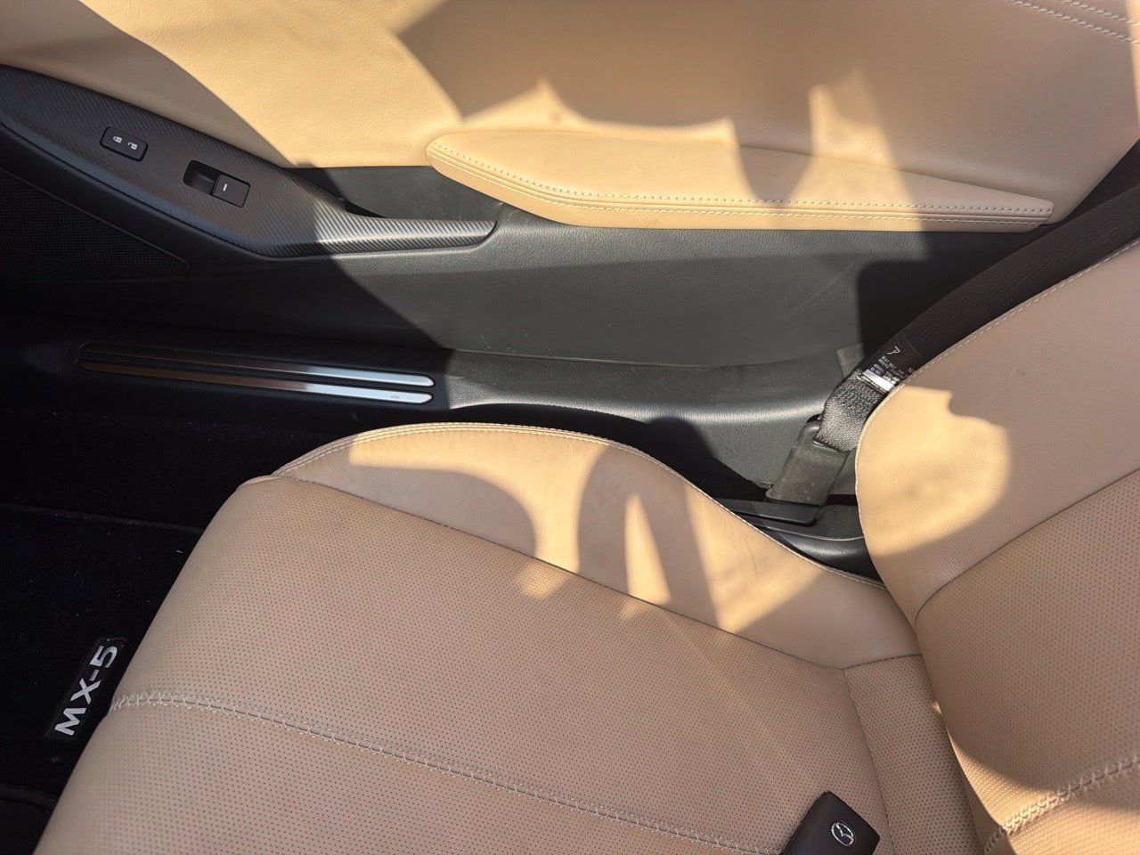 Used 2024 MAZDA MX-5 Miata Grand Touring RWD image 9