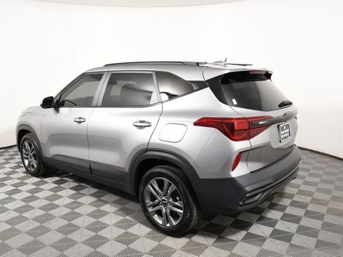 Used 2023 Kia Seltos S w/ Navigation Package AWD/4WD image 3