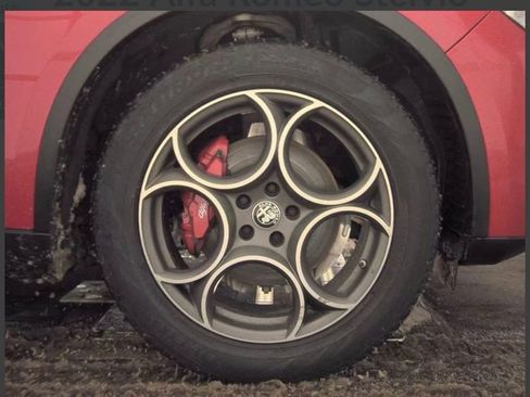 Used 2022 Alfa Romeo Stelvio Sprint image 8