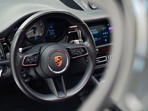 Used 2022 Porsche Macan S image 20