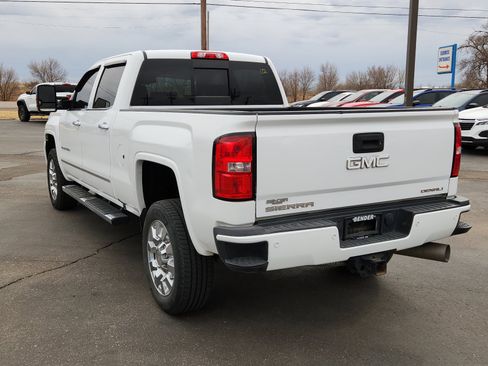 Used 2017 GMC Sierra 2500 Denali w/ Duramax Plus Package image 3