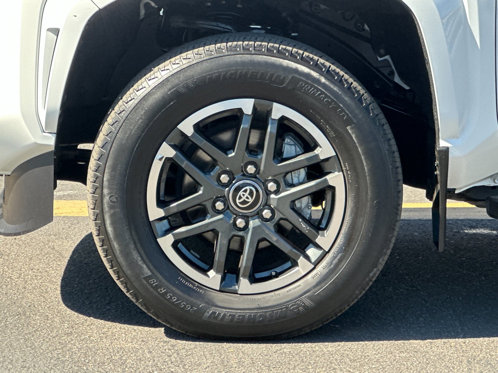 Used 2024 Toyota Tacoma SR5 AWD/4WD image 22