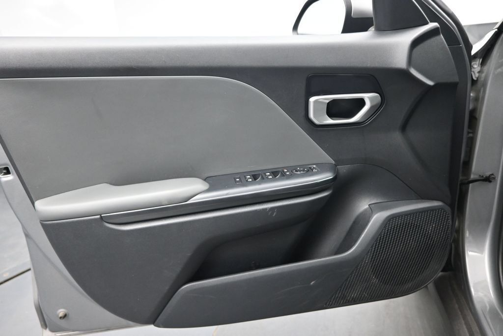 Used 2025 Kia K4 FWD image 23