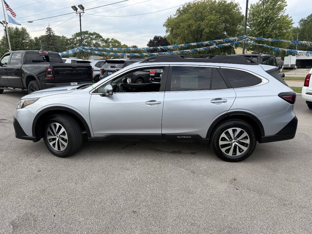 Used 2022 Subaru Outback Premium AWD/4WD image 4