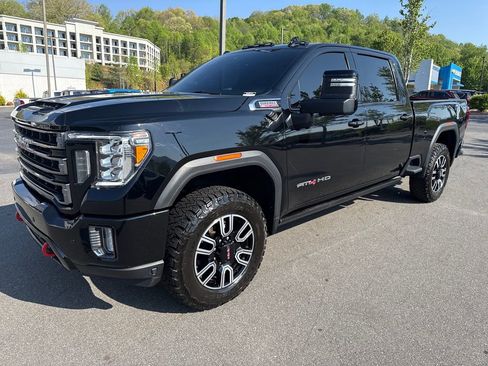 Used 2023 GMC Sierra 2500 AT4 w/ AT4 Premium Plus Package AWD/4WD image 9