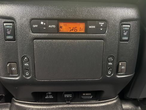 Used 2020 Nissan Armada Platinum w/ Captain's Chairs Package AWD/4WD image 27
