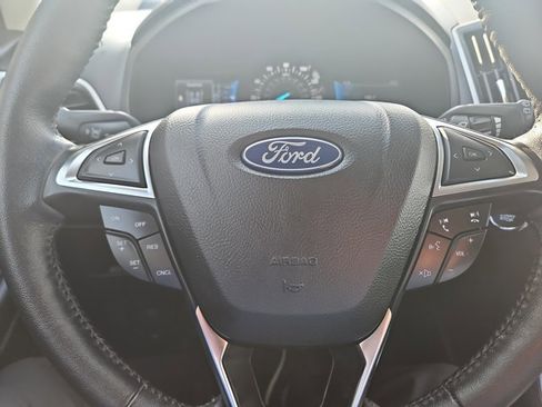 Used 2024 Ford Edge SEL image 9