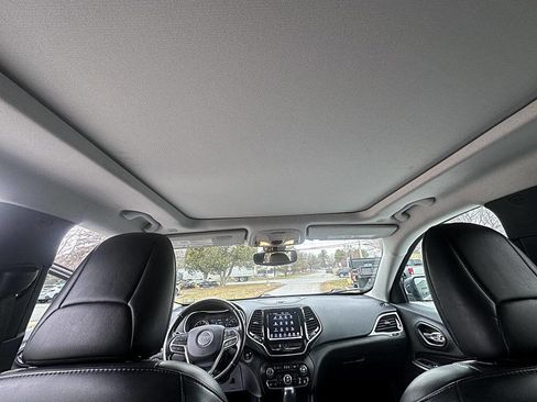 Used 2020 Jeep Cherokee Limited image 10