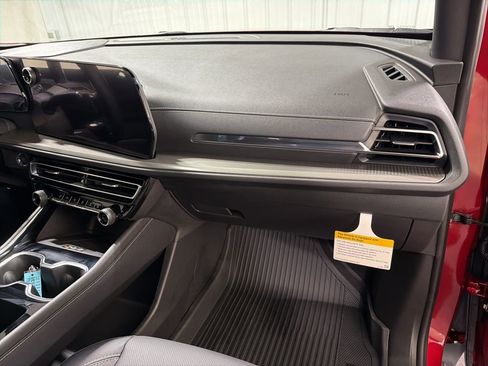 New 2026 Chevrolet Traverse LT w/ Driver Confidence Package image 24