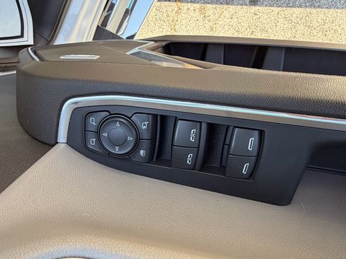 Used 2023 GMC Sierra 1500 SLT w/ SLT Premium Plus Package AWD/4WD image 10