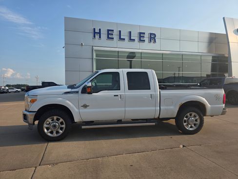 Used 2011 Ford F250 Lariat w/ Lariat Interior Pkg AWD/4WD image 3