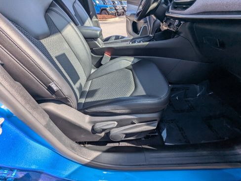 Used 2025 Jeep Compass Latitude image 13