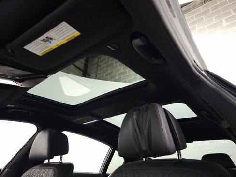 Used 2019 BMW 750i xDrive w/ Executive Package image 17